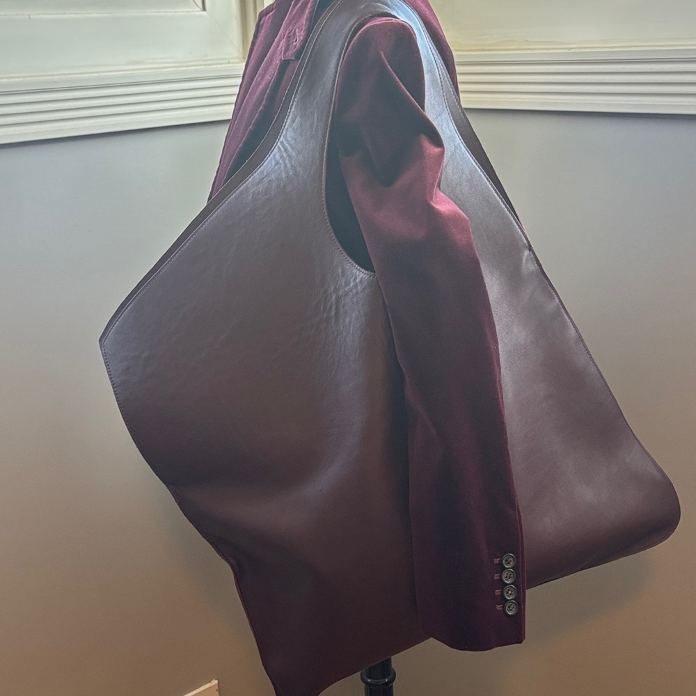 Women’s Plum Leather Tote Handbag - Picture 9 of 11